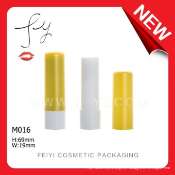 Nette Mattfarbe Plastik leerer Lippenbalsam